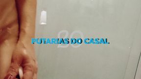 coroa se depilando no banheiro enquanto corno do marido saiu para trabalhar.