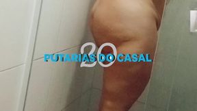 coroa se depilando no banheiro enquanto corno do marido saiu para trabalhar.