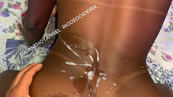gozada dupla na esposa safada de corno que deu para os amigos dele