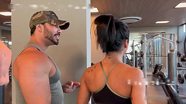 Levei o personal da academia pra casa e sentei gostoso no pauzão dele. - Parte I