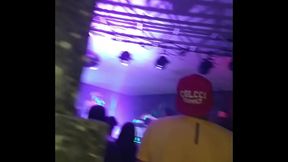 WIFE EXIBIDA EXIBINDO O BUCET&Atilde_O NA BALADA