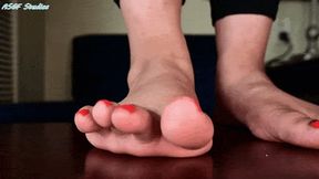 BBW's mighty heels demolish a tiny! Part 2 - MOV