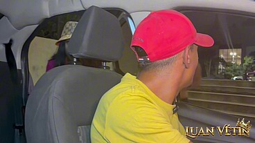 Motorista de Aplicativo, faz suruba ah 4 dentro do carro