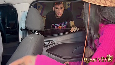 Motorista de Aplicativo, faz suruba ah 4 dentro do carro