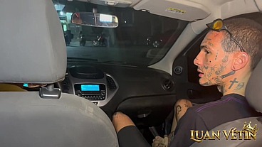 Motorista de Aplicativo, faz suruba ah 4 dentro do carro