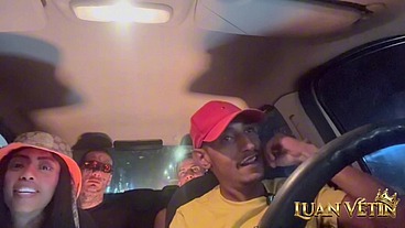 Motorista de Aplicativo, faz suruba ah 4 dentro do carro