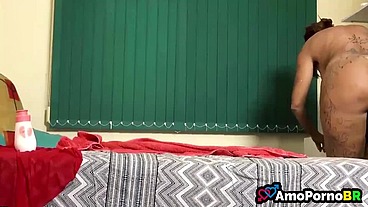 Madrasta me explora no trabalho domestico