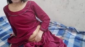 Indian college girl ko hotel me jabar dasti doodh daba kar