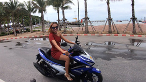 ”Pawg Thai Girlfriend motobike ride & hardcore fuck at home”