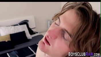 Buff amateur gets ass jizzed