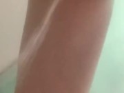 TEEN PISSING AND TRYING TO FIST