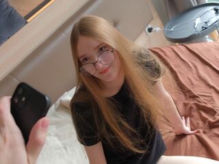 I discovered out that my stepsister is doing porn