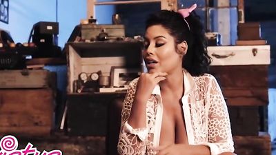 Twistys - White Girl Gets Share by to Latinas Lesbians