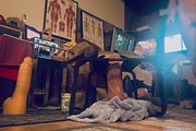 HUGE ASS RIDING THE BOUNCING SEX CHAIR NOW