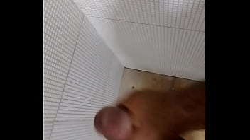 PUNHETA COM GOZADA PERFEITA DO MORENO GOSTOSO!