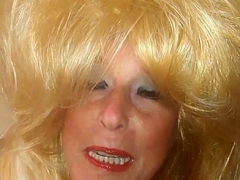 Amateur hottie solo masturbation