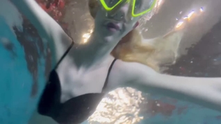 pool mask breath control in different swimsuit