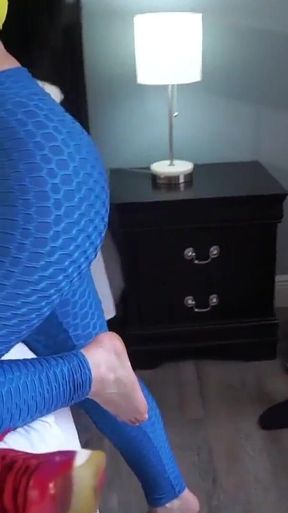 Crushing PAWG Ryan Smiles Ass Cheeks with 2 Dicks