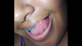 Amiga safada seduzindo pelo zap