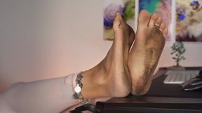 Bad Boss Khaleesi - Lick Feet Of Ukrainian Business Woman - Russian Language - HD 2560x1440