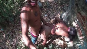 casal transando no mato da cachoeira