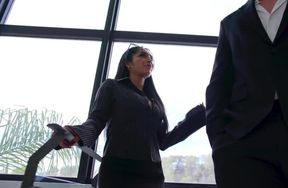 REAL ESTATE AGENT GETS GANGBANGED BY STUDENTS WITH HARDCORE DOUBLE PENETRATION, AIRTIGHT!