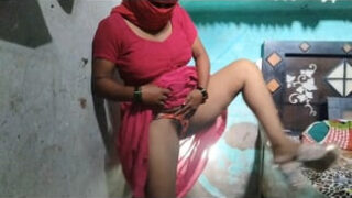 Degete, călărie, lingere în fund &#8211; un tip bine dotată fute în cur o curvă indiană cu fund mare