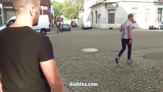 Výstřik, pár, líbání, staří a mladí, tvrdé šukání, tatínek, svaly – amatérský mladý Evropan Mathieu Ferhati, šukaný do zadku