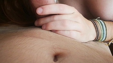 Rica mamada a lametazos con follada enseñando culo y corrida en sus tetas