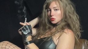 Smoking blonde domme