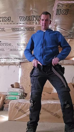 I&#039;m so horny on the construction site