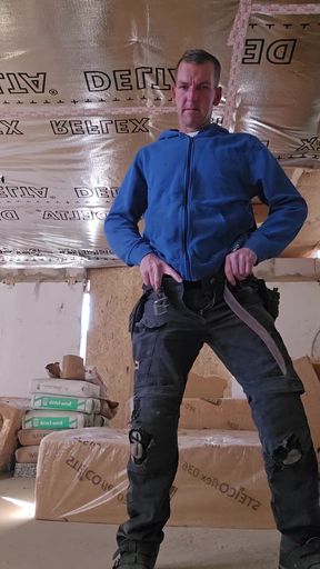 I&#039;m so horny on the construction site
