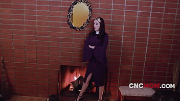 Freeuse Queen &amp_ Snowhite Fuck The Lucky Elf