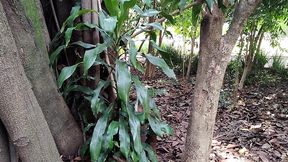 pascoa em publico na natureza - coelhinha safada levou a cenoura pediu para. montavani colocar no cu tiff