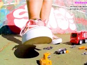 Kati´s giantess, crush toy car trampling , girl sneaker , toycrush, plastic car, jumps , smashes car