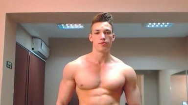 Hayden Spears Shows His Body!