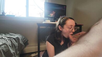 Her wet mouth got Fortnite dripping while she deep throated his big cock