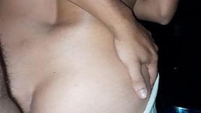 Entro a la habitaci�n de la hijastra de mi esposa