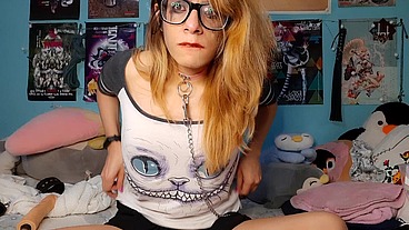 Trans girl uses a gag and masturbates