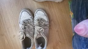 Jerking off with a friend&#039;s sneakers