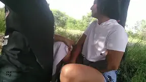 puta colombiana tiene sexo en la orilla de la carretera