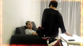 llenando de leche el carrito de mi madrastra, anal a full