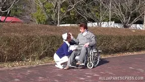 Lucky Amateur Dude Gets Pleasured by Seductive Japanese Nurse's Skills