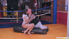 Tattooed Babe Lady Dee Gets A Steamy Workout