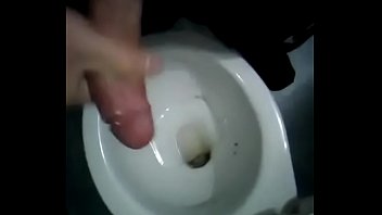 Quisiera tener una mujer que le de uso a esta verga