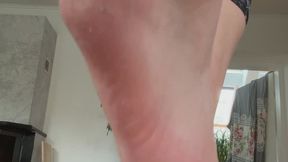 I’m gonna make you lick my dirty feet in GERMAN!