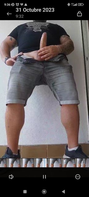 Amateur bear masturbate