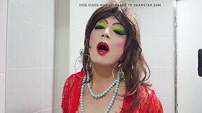 Sissy Niclo`s Heavy Makeup Look: Express Your Femininity