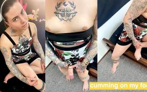 Cumming on My Foot!