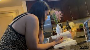 Nadia White's Barefoot and Flip Flop Tease - mobile